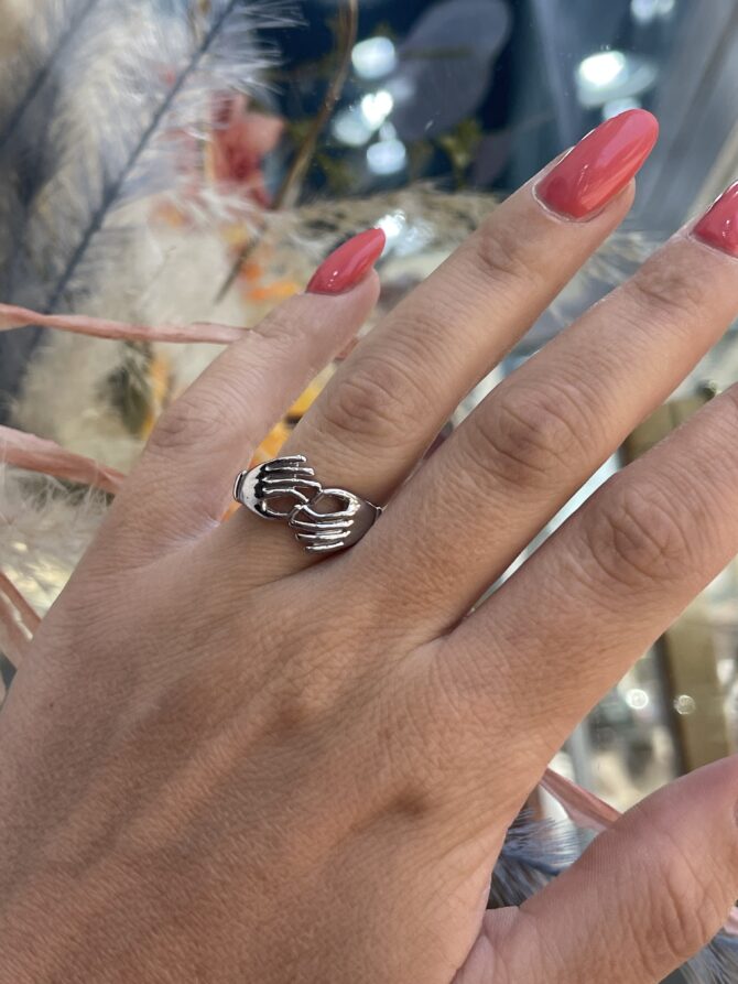 Anello Hands